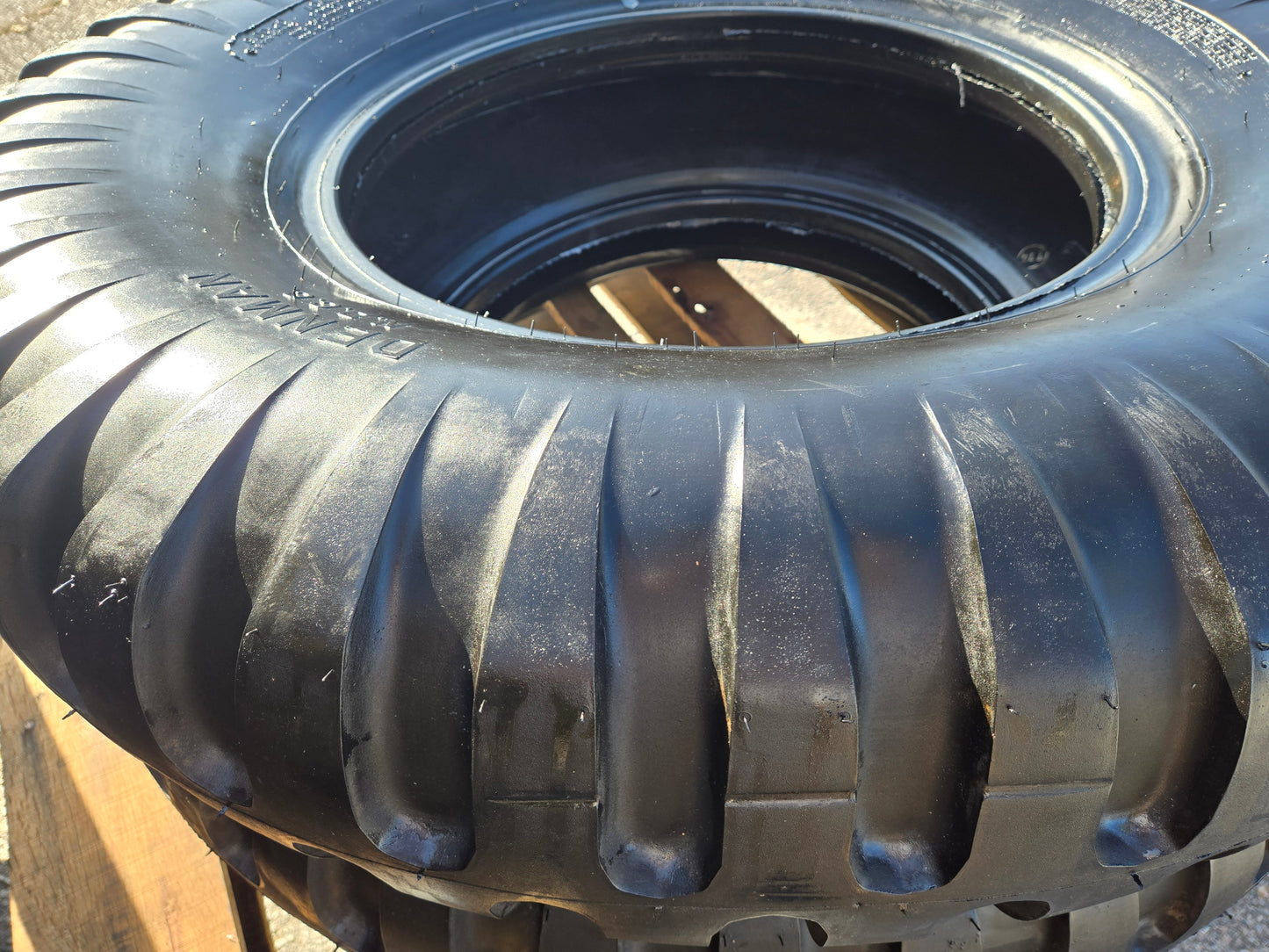 NEW MILITARY M35A2 2.5 TON TRUCK TIRE DEUCE & HALF TIRE 373 9.00-20 100%+