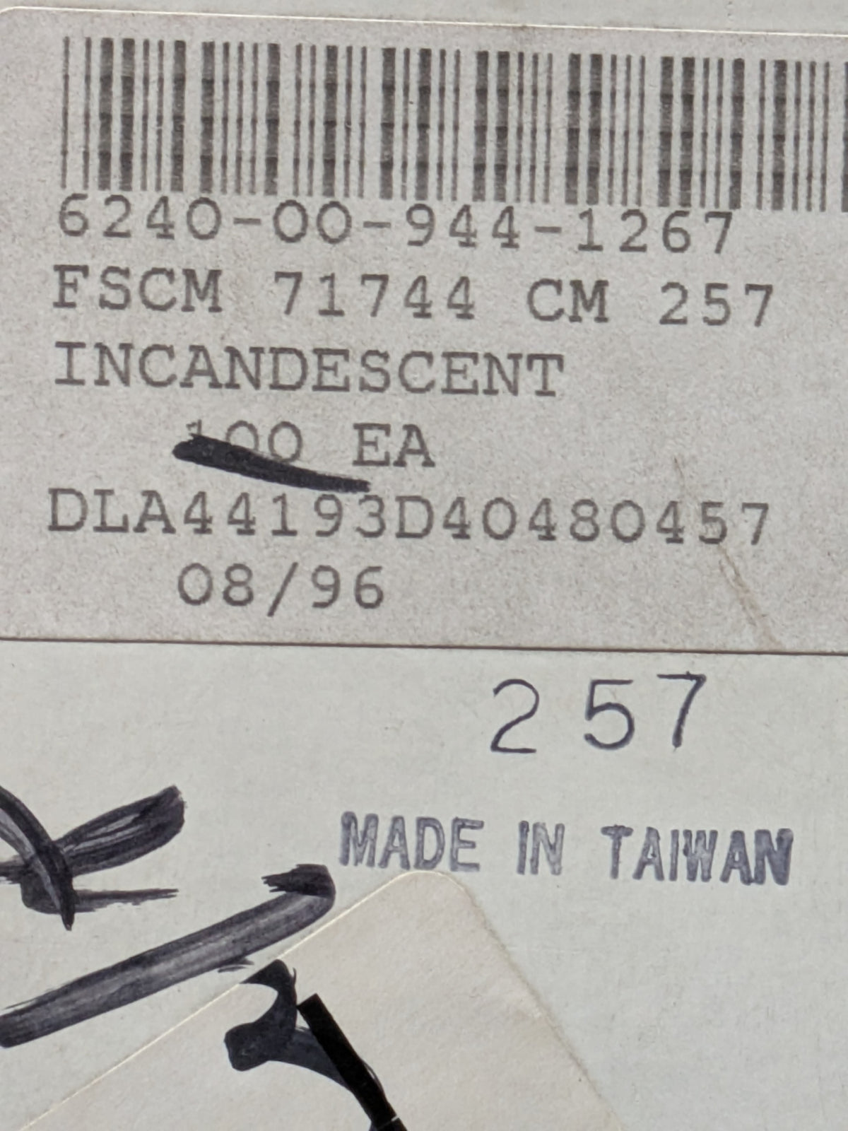 Chrysler Corp Engine and Components 3201474 Incandescent Lamp - NSN 6240-00-944-1267 - inventory label
