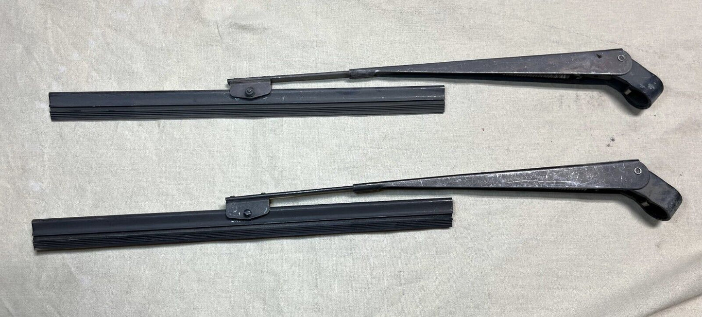 11IN. BLACK HUMVEE HMMWV M998 WINDSHIELD WIPER ARM AND BLADE SET- 1 PAIR HUMMER