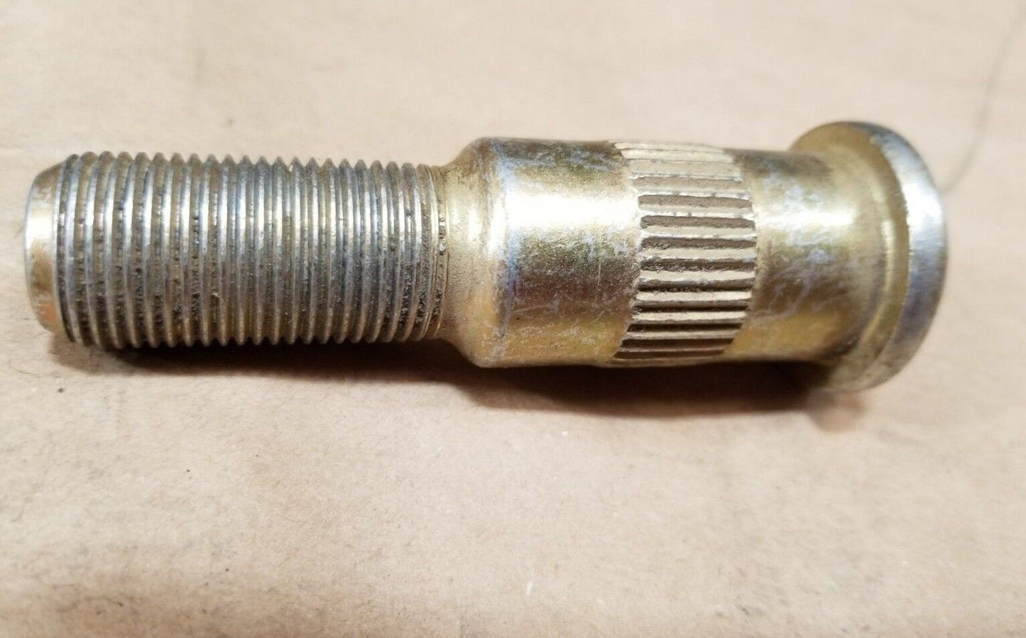 M939a2 LEFT HAND WHEEL STUD M923 M925 M939A2 5 TON MILITARY TRUCK 20X1815Z