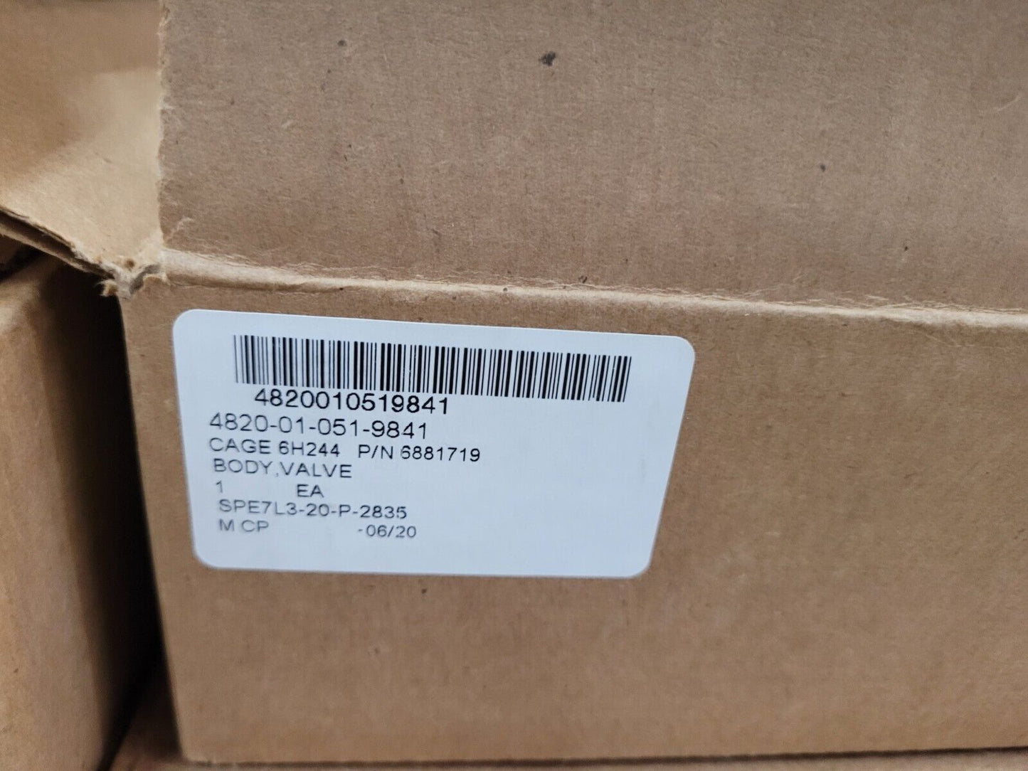 MILITARY M1070 8 X 8 HET 8.5" 6881719 IRON CAST VALVE BODY 4820-01-051-9841