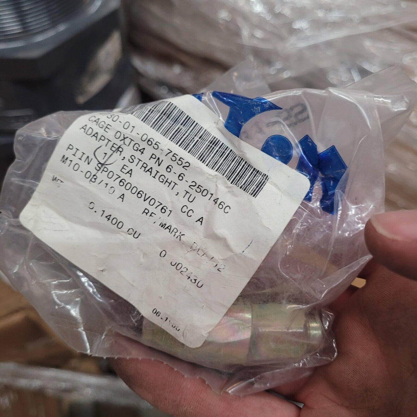 HEMTT FAMILY TUBE TO HOSE STRAIGHT ADAPTER 6-6-250146C J516 4730-01-065-7552