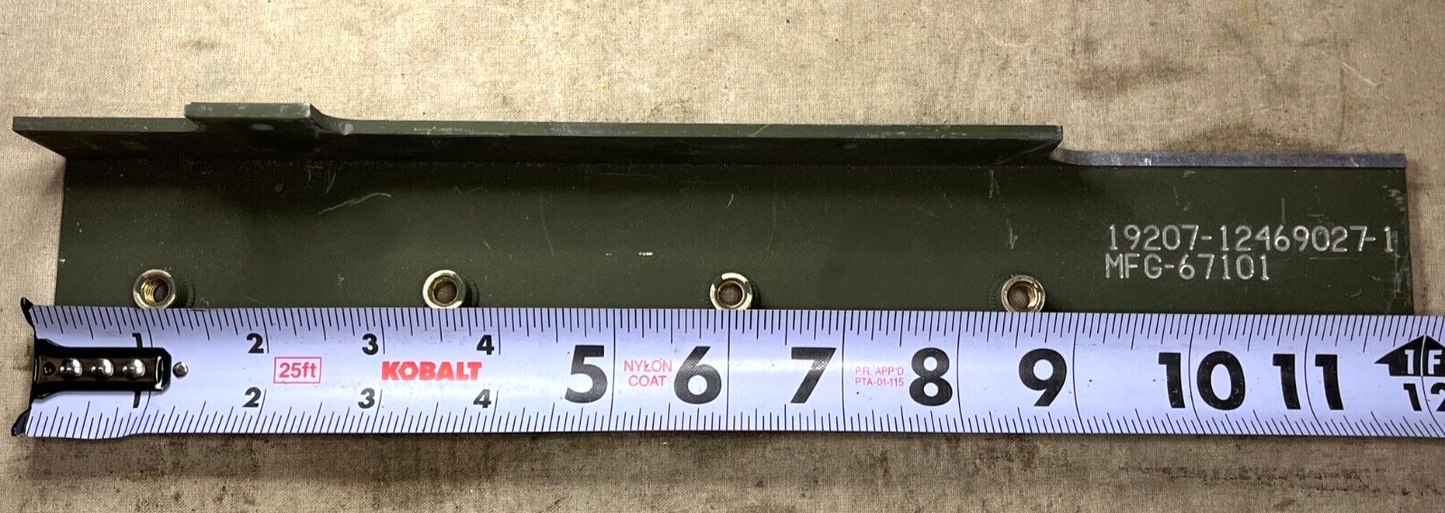 HMMWV HUMMER H1 12469027 BRACKET, SPLASH SHIELD RH RCSK17573 5340-01-432-4879