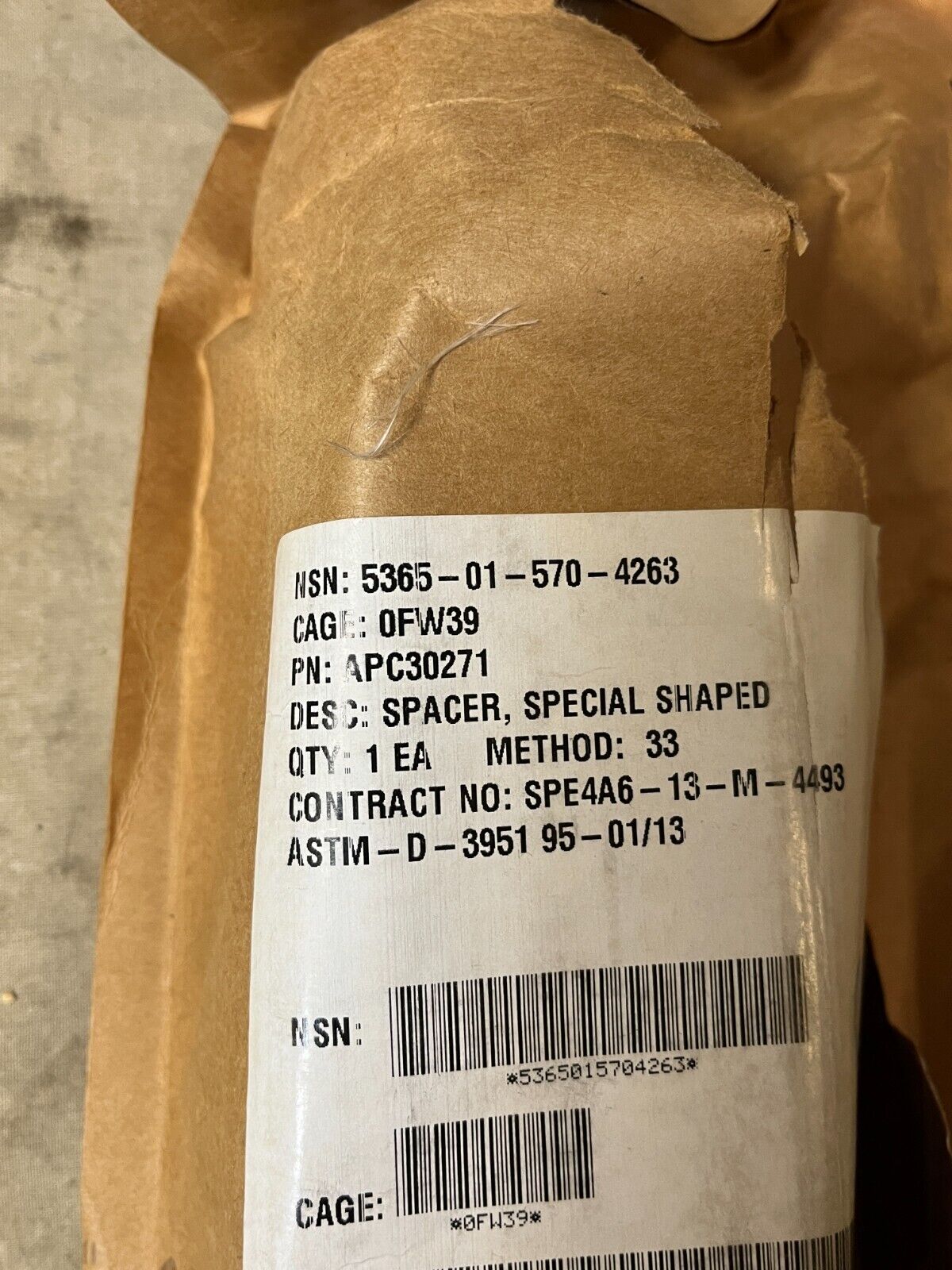 FMTV BAE SYSTEM APC30271 SPECIAL SHAPED SPACER LATCH HANDLE 5365-01-570-4263 NOS