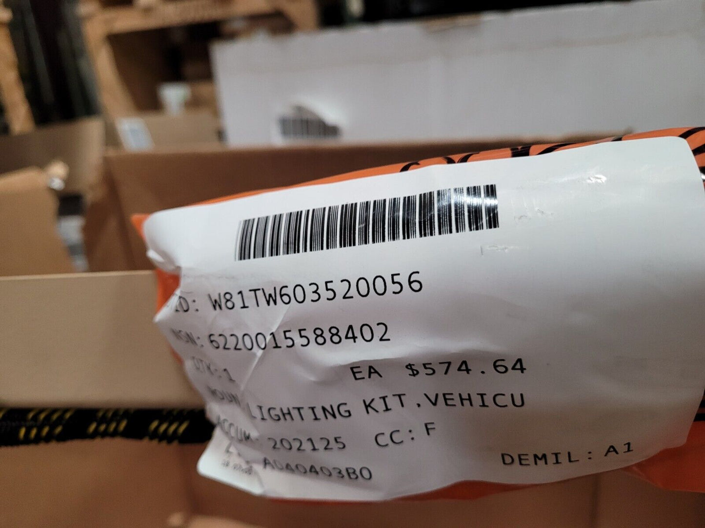 HEMTT M1120A4 VEHICULAR REAR LIGHTING KIT BAR ASSY 3606679 6220-01-558-8402