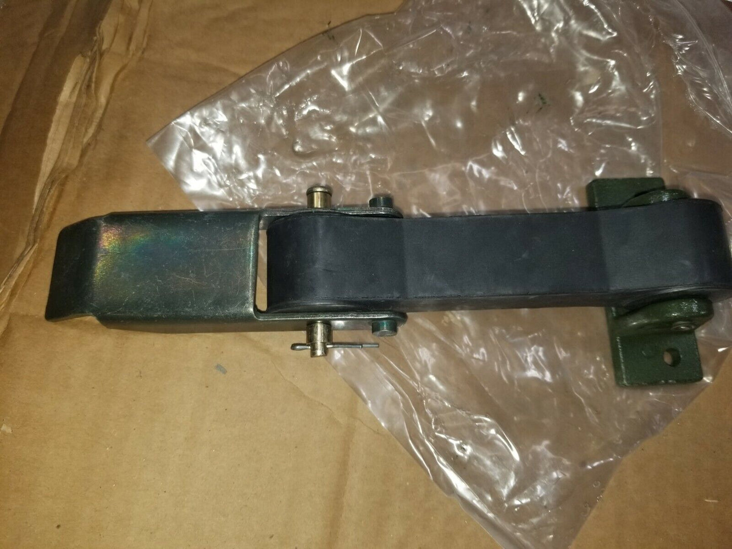 HMMWV HUMVEE M998 HOOD BUMPER LATCH ASSEMBLY 1233889 2540-01-185-9530