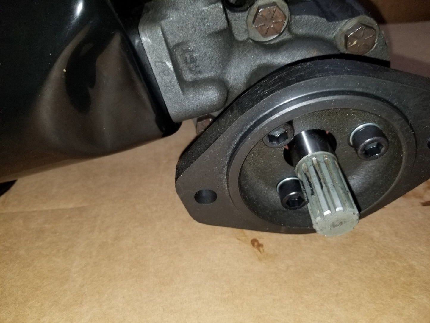 M939A2 Power Steering Pump 6CTA 8.3 20510093, 12363402