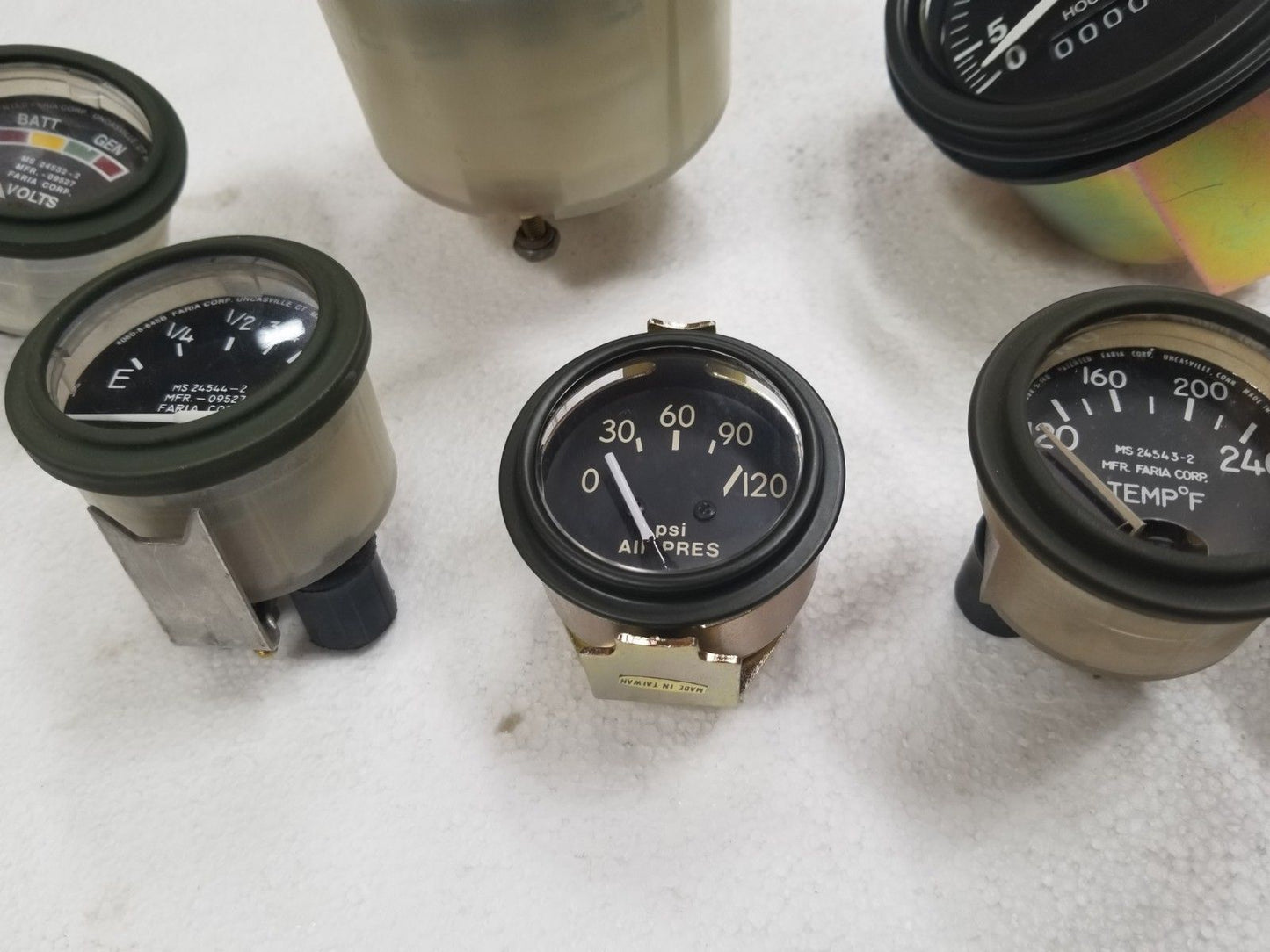 M35A2 2.5 Ton GAUGE KIT TEMPERATURE VOLTMETER FUEL LEVEL OIL SPEEDOMETER, RPM