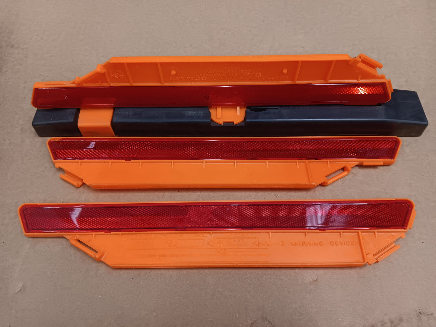 Military Highway Warning Reflector Triangle Set NSN 9905-00-148-9546 NOS