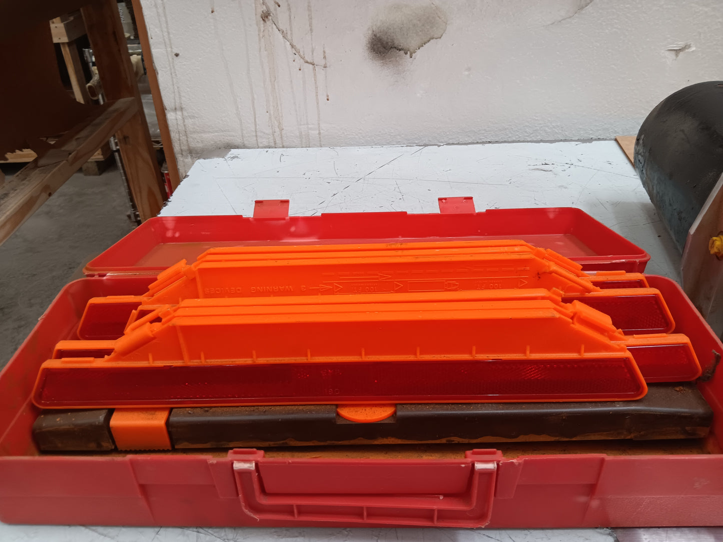 Military Highway Warning Reflector Triangle Set NSN 9905-00-148-9546 NOS