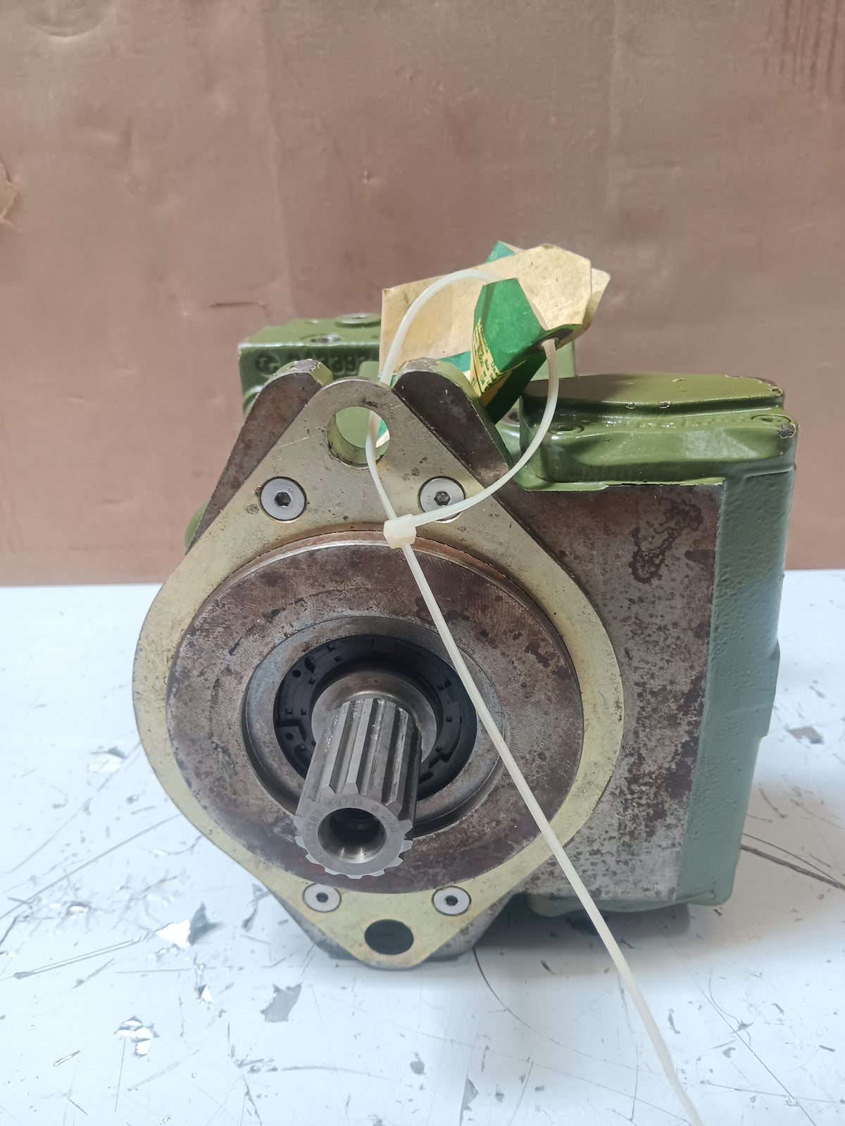 Axial Piston Hydraulic Pump 847939 / 1378AS136-1 | NSN 4320-01-383-7636
