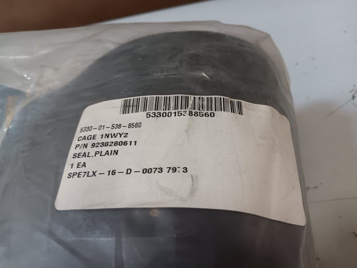 Independent Rough Terrain Center Plain Seal 9238280611 CV181375 - NSN 5330-01-538-8560 - inventory label