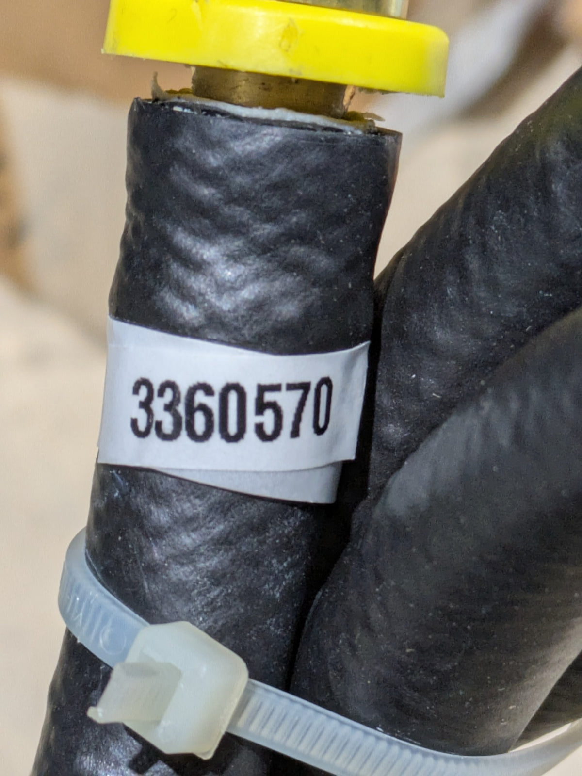 ED Etnyre & Co 3360570 Hose Assembly, Nonmetallic - NSN 4720-01-281-5895 - photo 3