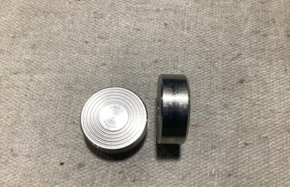 (1EA) C CROUTHAMEL 051B-4001 PLAIN SOLID DISK 02615 5340-01-302-9542 USA