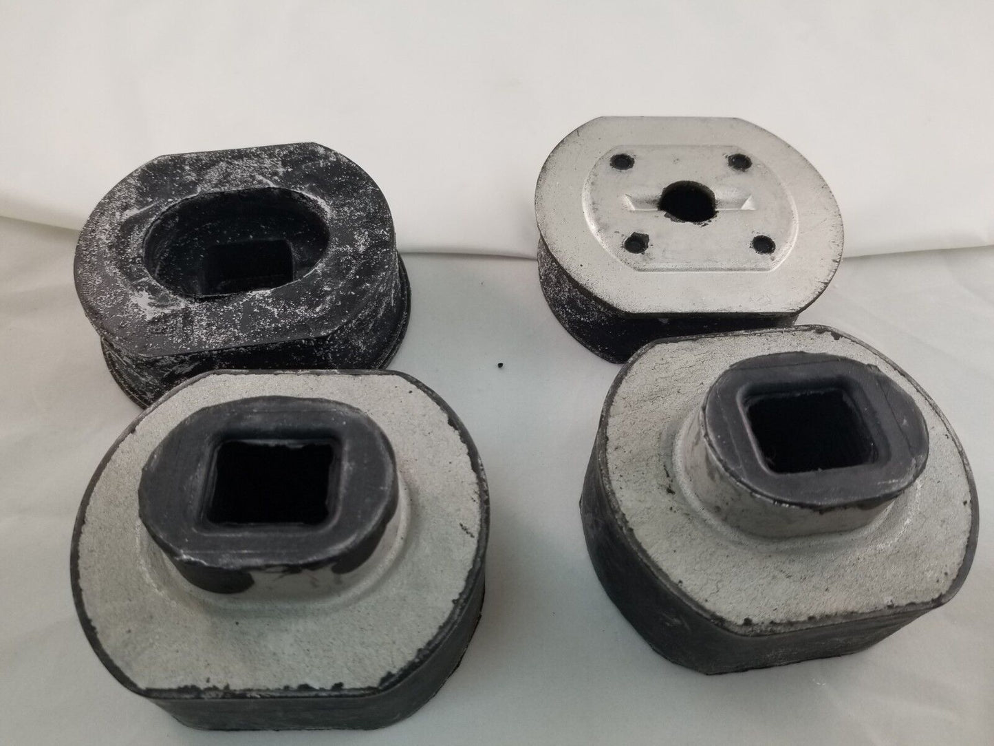 Hummer H1 Humvee BODY Mount  SET 12339244-3 12339244-2 M998 Hummer H1 12339247-3