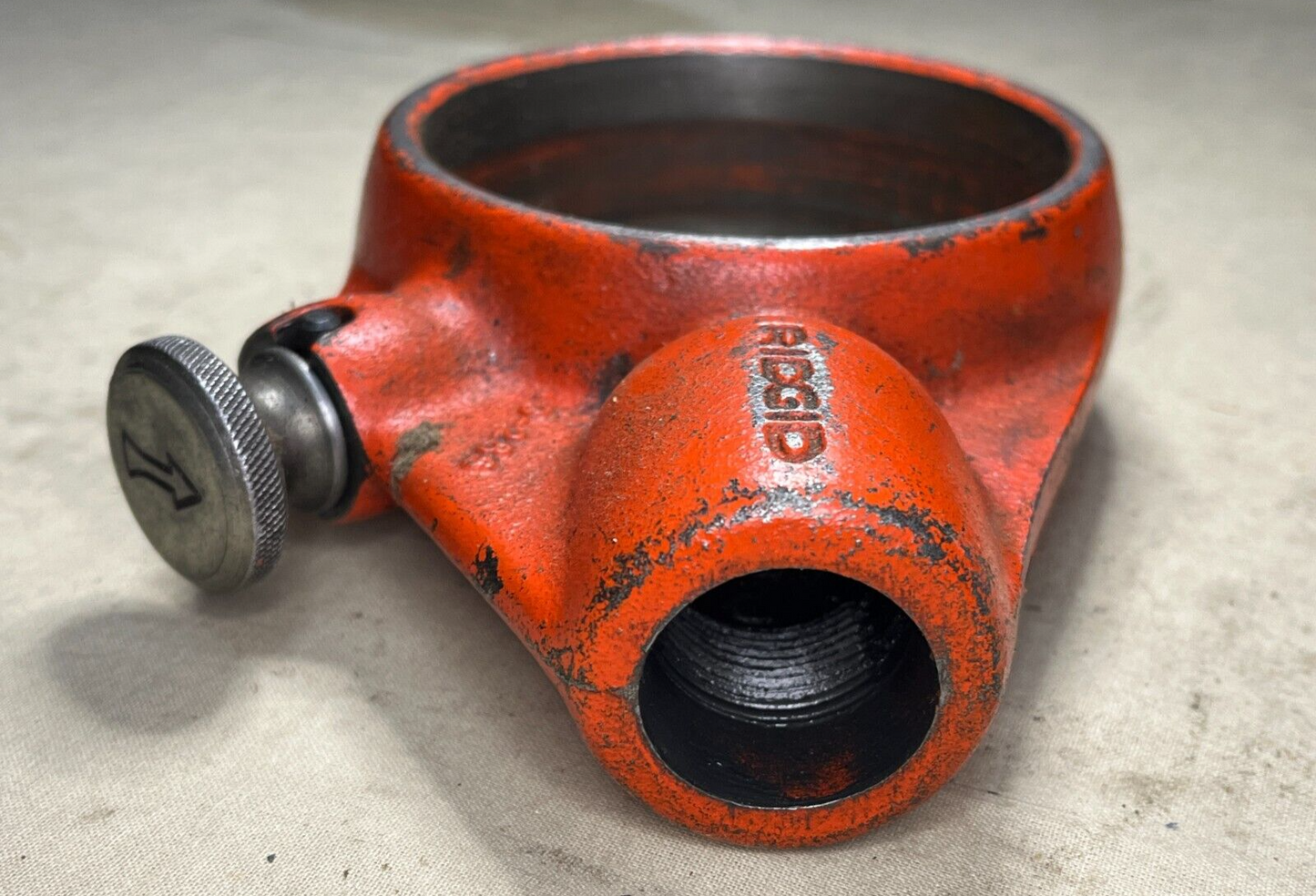 RIDGID D-286 12-R U6 RED/SILVER MANUAL RATCHET THREADER FOR DIE HEAD [NO HANDLE]