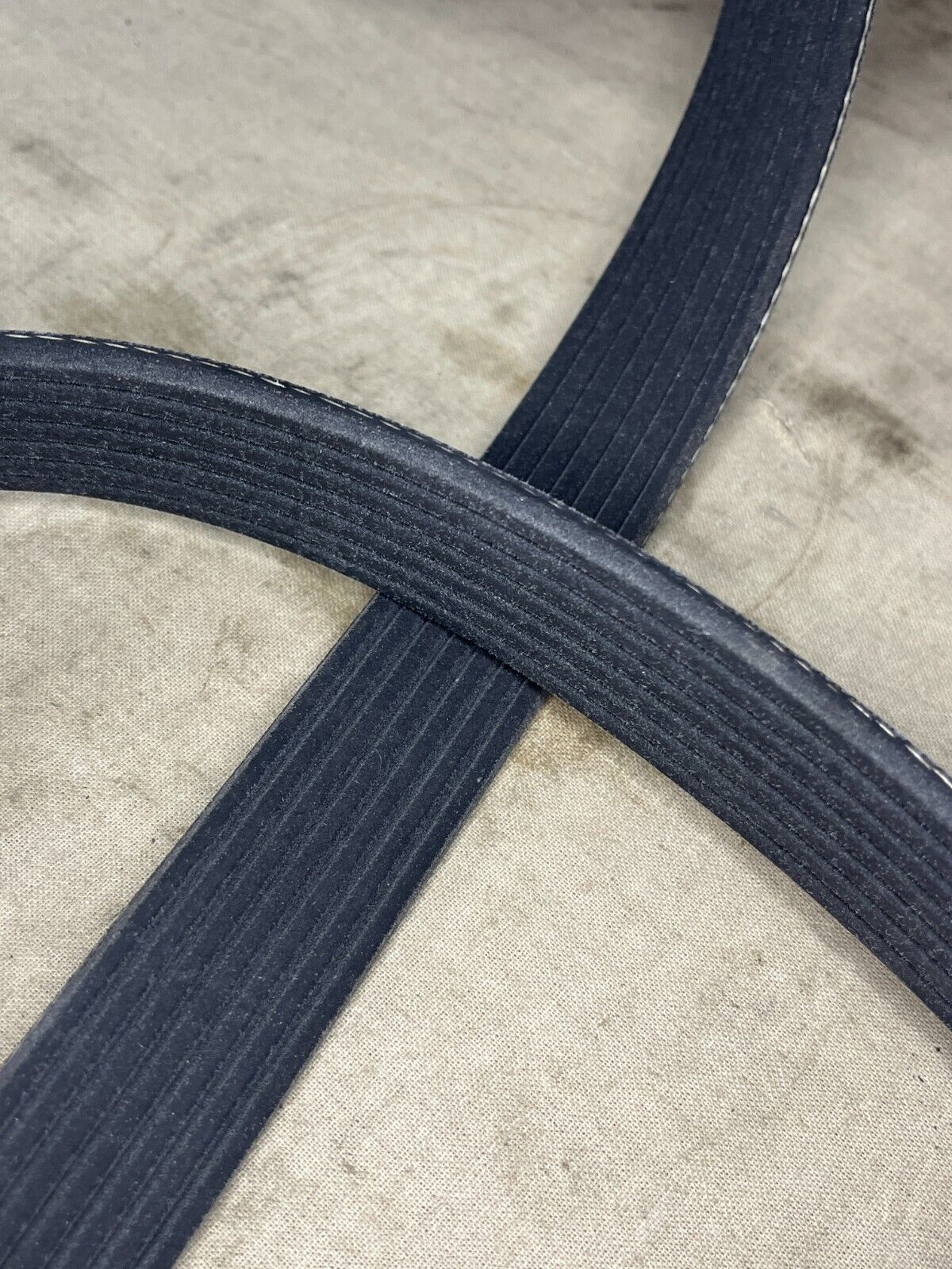 M35 TRUCK SERIES DAYCO 20-7162 SERPENTINE FAN BELT V BELTING 3030-01-460-1030