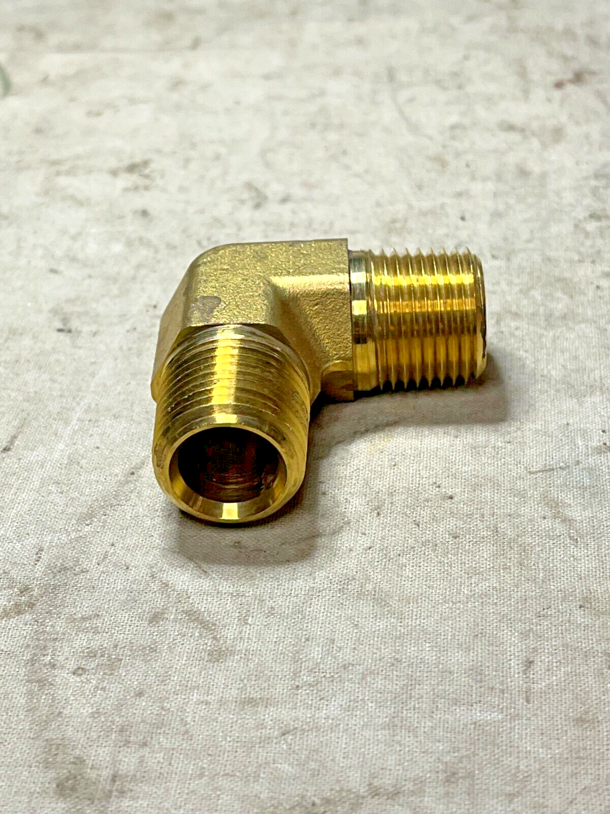 MRAP - COUGAR 3063935 PIPE TO TUBE ELBOW, FTG 90 NPT  1/2 CR-B 4730-01-580-1151