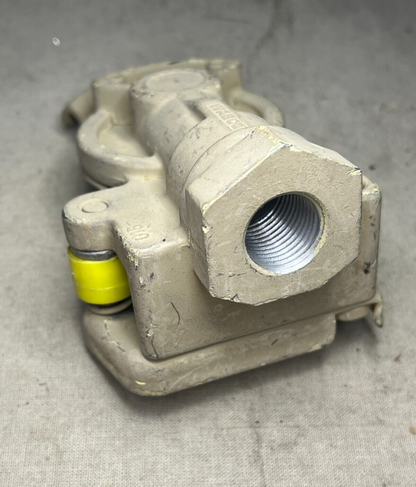 HUSKY IVMMD WABCO 952 200 0220 QUICK DISCONNECT COUPLING HALF 4730-01-559-5518