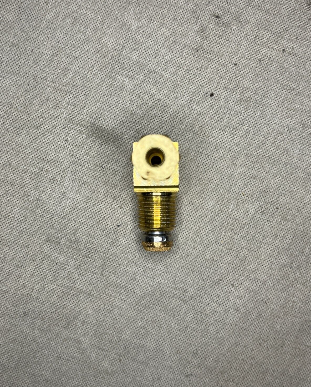 (1) MTVR OSHKOSH 4HA885 PIPE TO TUBE ELBOW 5/16"-24 FITS MILITARY MK23 TRUCK