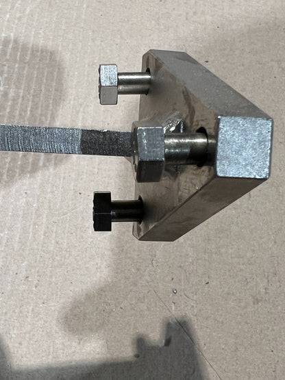 Angle Bracket OH-58D NSN 5340-01-200-9684 - photo 3