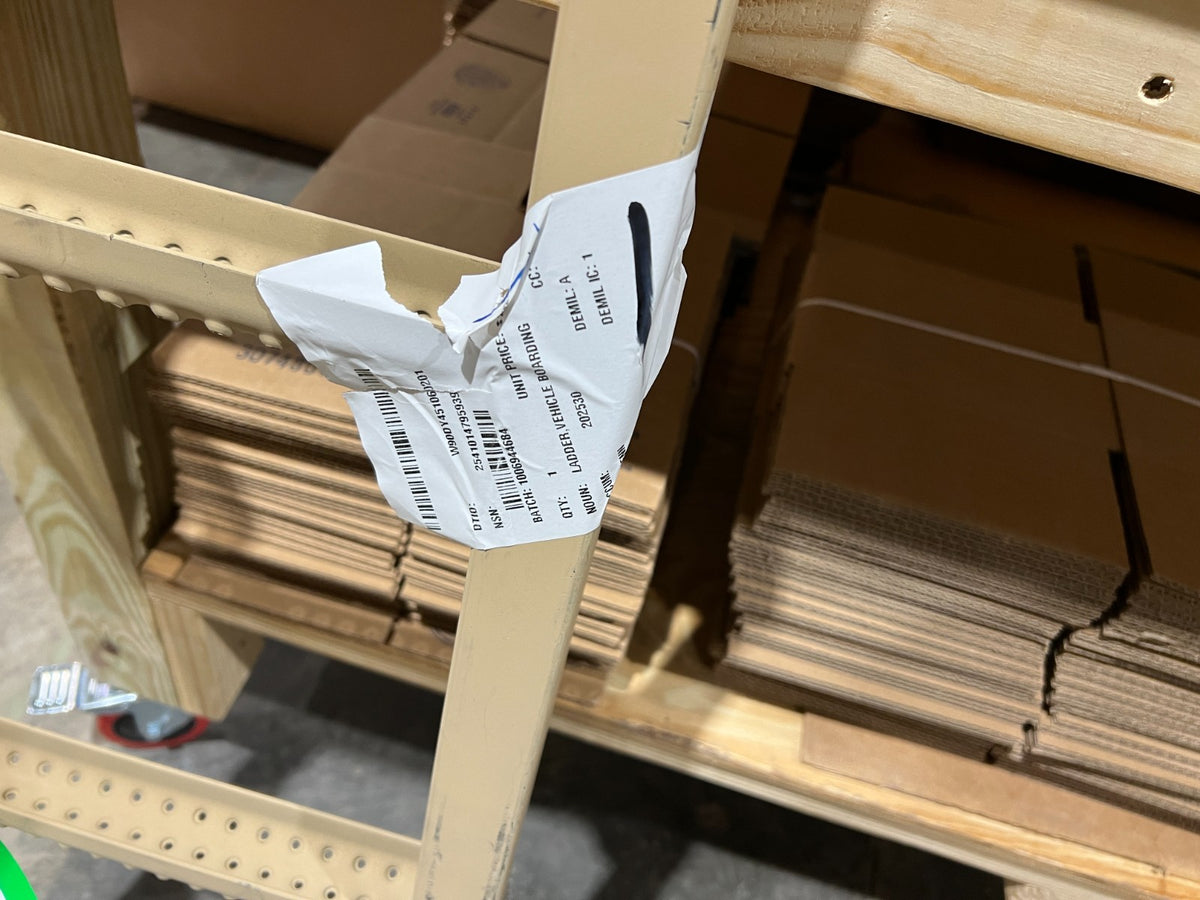 Ladder 12442899 NSN 2541-01-479-5939 - photo 2