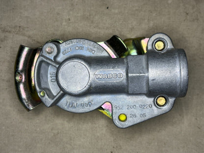 HUSKY IVMMD WABCO 952 200 0220 QUICK DISCONNECT COUPLING HALF 4730-01-559-5518