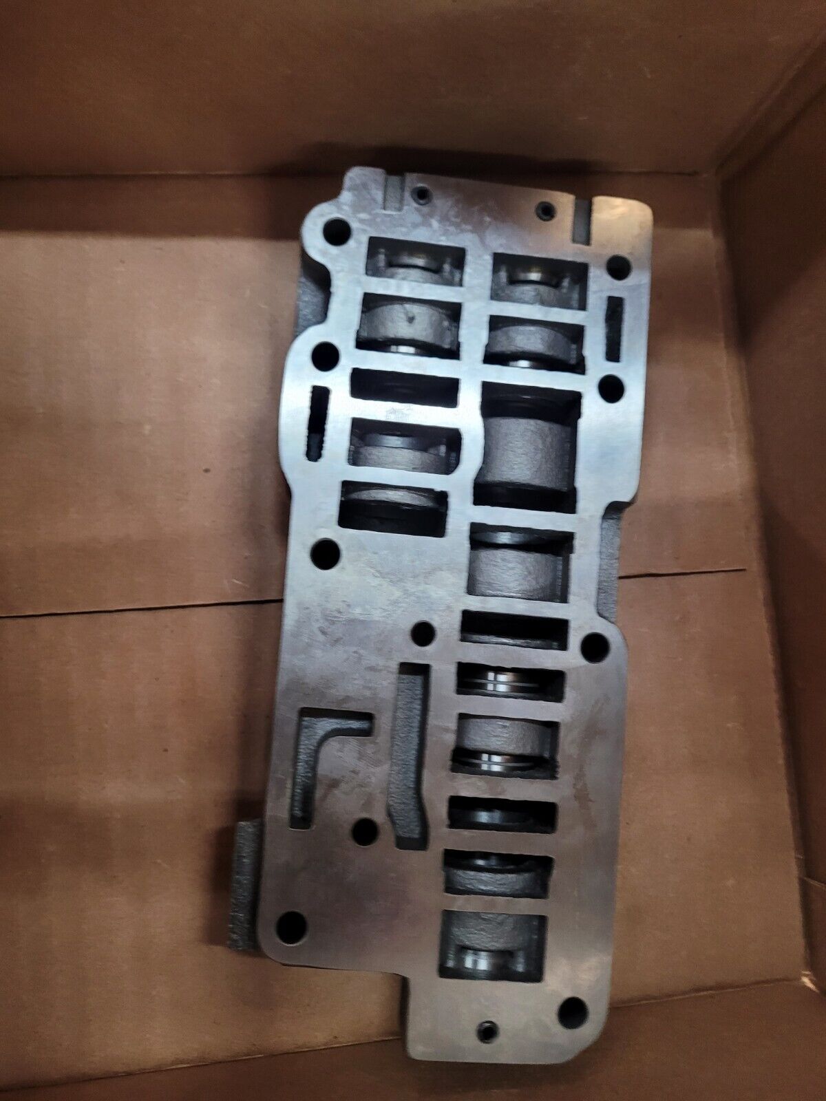 MILITARY M1070 8 X 8 HET 8.5" 6881719 IRON CAST VALVE BODY 4820-01-051-9841