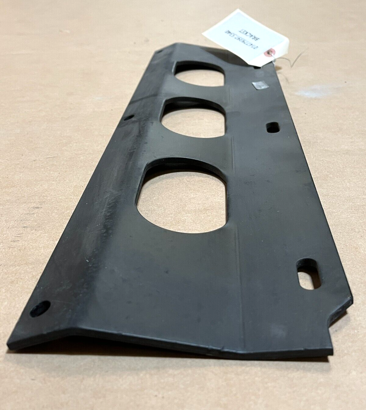 AM GENERAL HMMWV HUMMER SKID PLATE UNDERBODY BRACKET 12460414 5340-01-477-9397