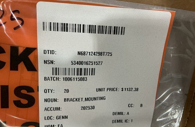 Mounting Bracket 06090126-1 NSN 5340-01-625-1527 - photo 2