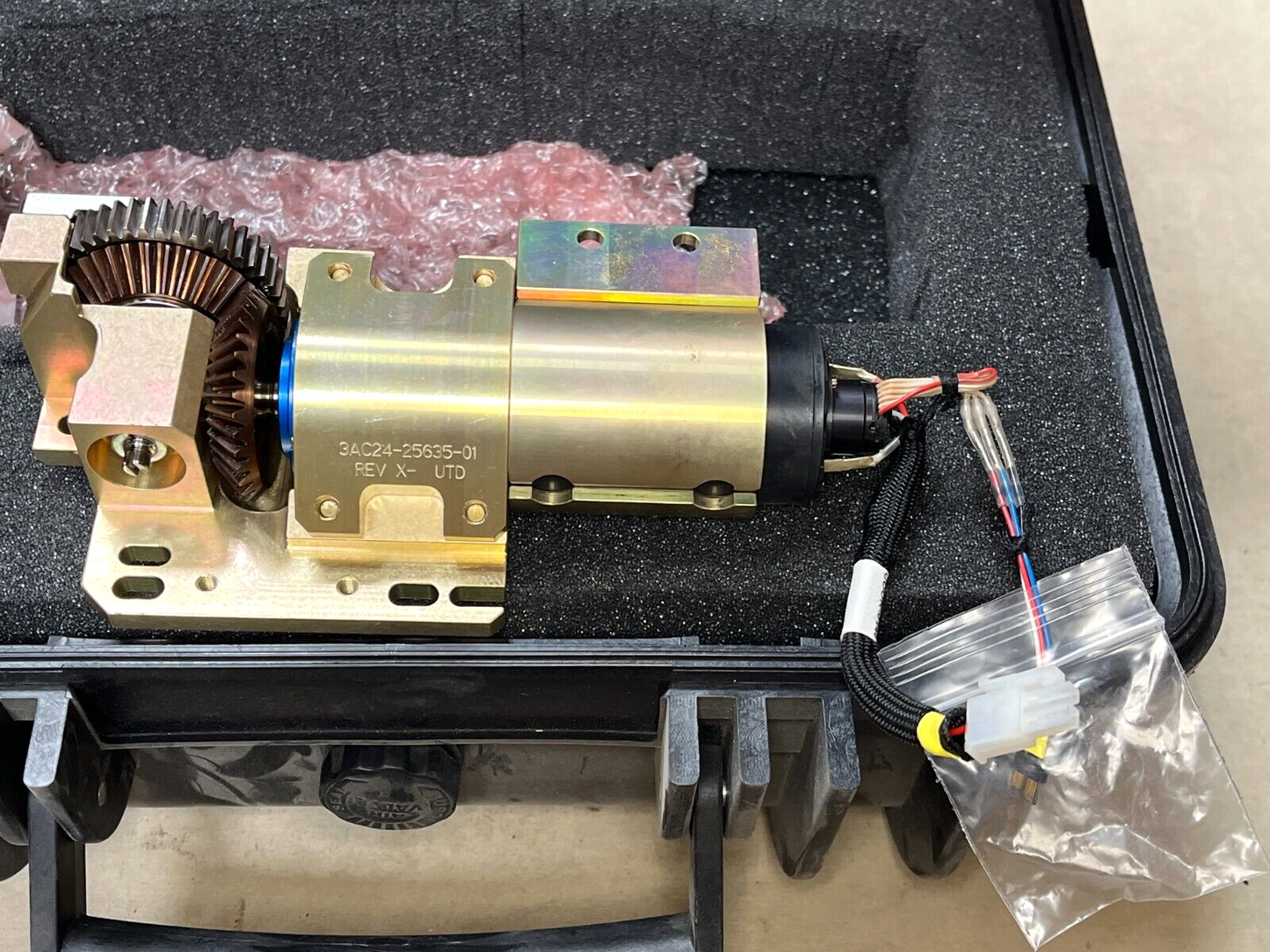 NEW ELECTRICAL MOTOR 3AC24-25635-01 6105DSMOTOROO USA-STOCK