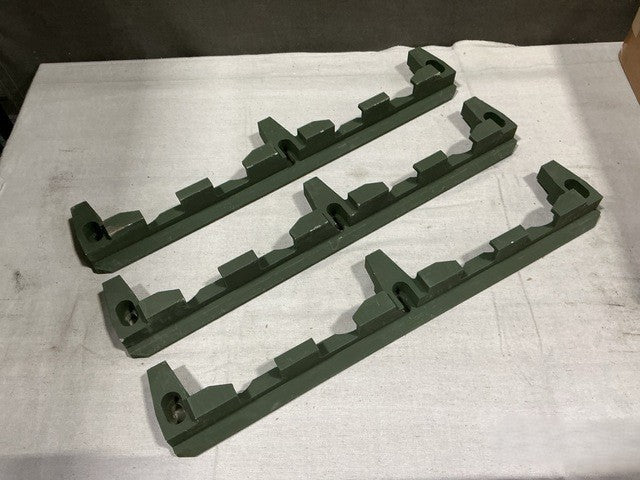 Battery Retainer 10059283 NSN 6160-01-553-6601 - photo 3