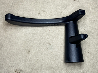 CAT 299-6986 LOADER BACKHOE CAB DOOR AND WIND LATCH ASSEMBLY 2540-01-568-7536