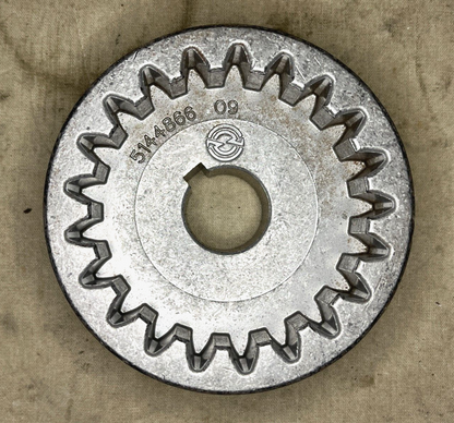 HEMTT DETROIT DIESEL HUB 5144866 AIR COMPRESSOR INTERNAL GEAR 3020-01-068-3563