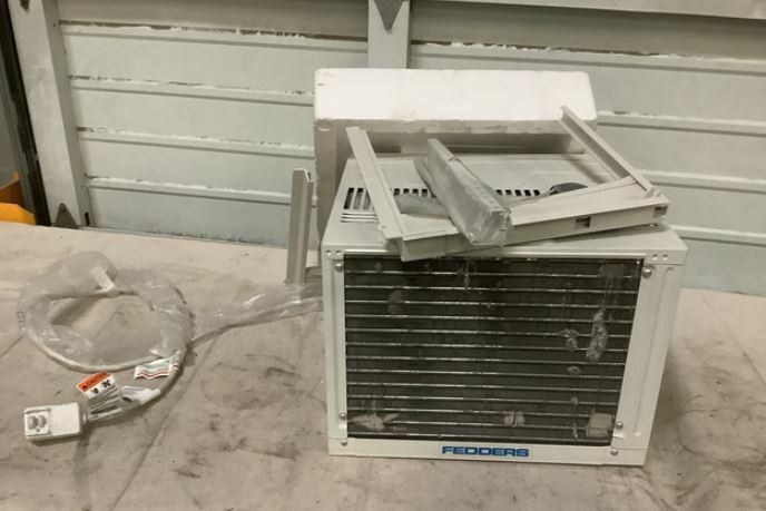 (2) Fedders Thru-Wall/Window — Cooling Capacity: 6000 BTU AZ6R06F2 AC UNIT AIR