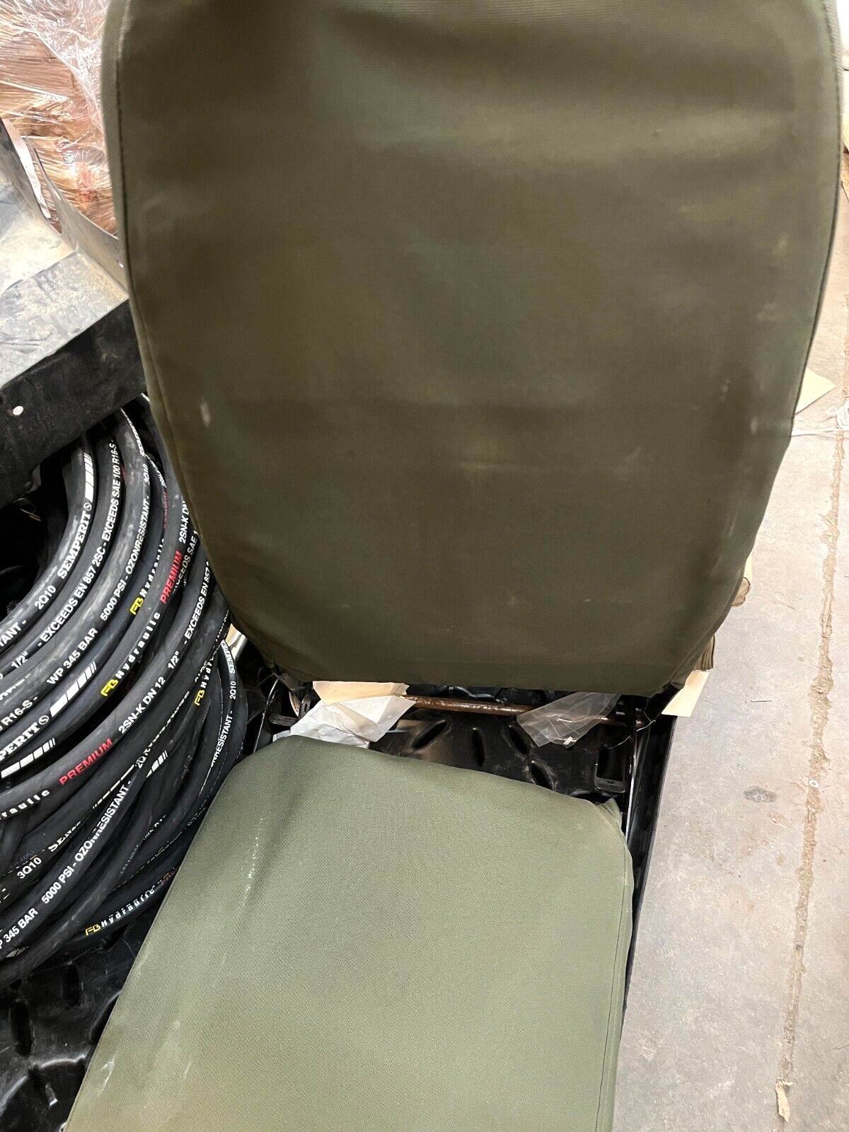 USGI ARMY MILITARY SURPLUS VEHICULAR SEAT 2540DSSEAT000 NOS USA