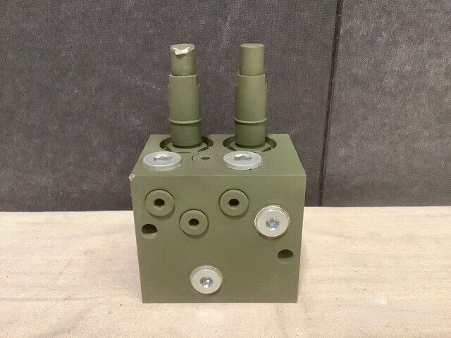 GENUINE ARMORED COMBAT EARTHMOVER M9 IC-5631 HYDRAULIC MANIFOLD ASSEMBLY