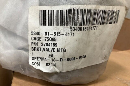 MTVR-2MK25, 2MK23 ANGLE BRACKET VALVE MOUNTING 3270410 3704189 5340-01-515-4171