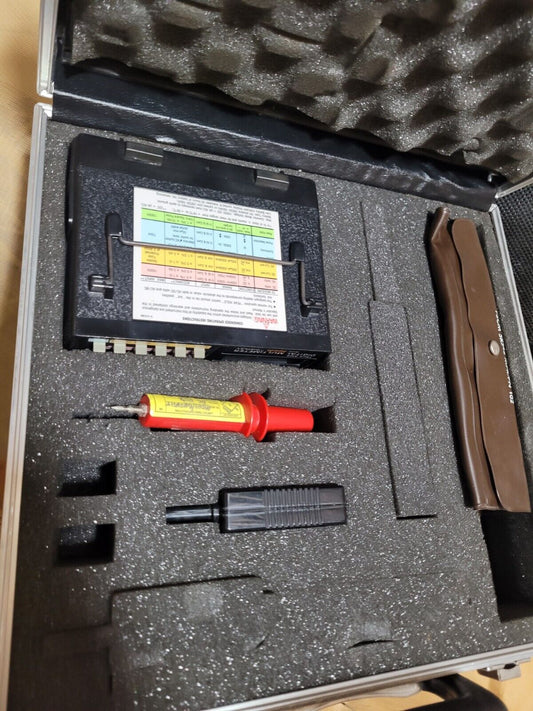 SIMPSON MODEL 467 TRUE RMS DIGITAL MULTIMETER DIGALOG W/ CASE & ACCESORIES