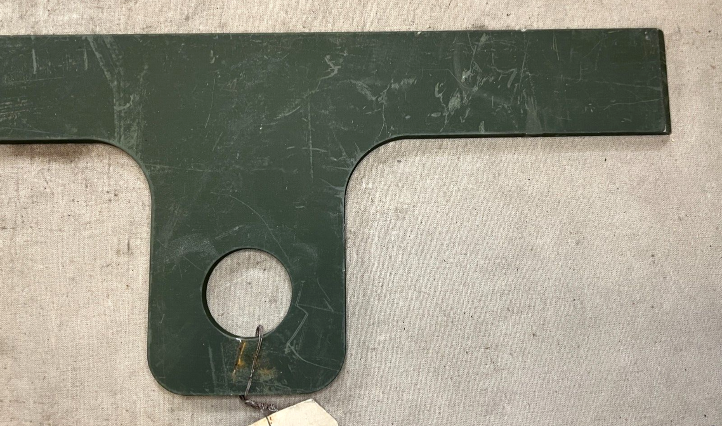 MILITARY LIGHT ARMORED VEHICLE 10651937 GREEN PLATE MOUNTING 5340200009448 NOS