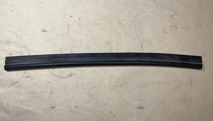 WING-NACELLE-MAINGEAR DOOR NONMETALLIC STRIP SEAL ASSEMBLY 5330-01-595-6634