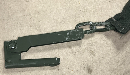 MILITARY M101A2 M101A3 8382970 TAILGATE CHAIN AND PIN ASSEMBLY 2540-01-126-7870