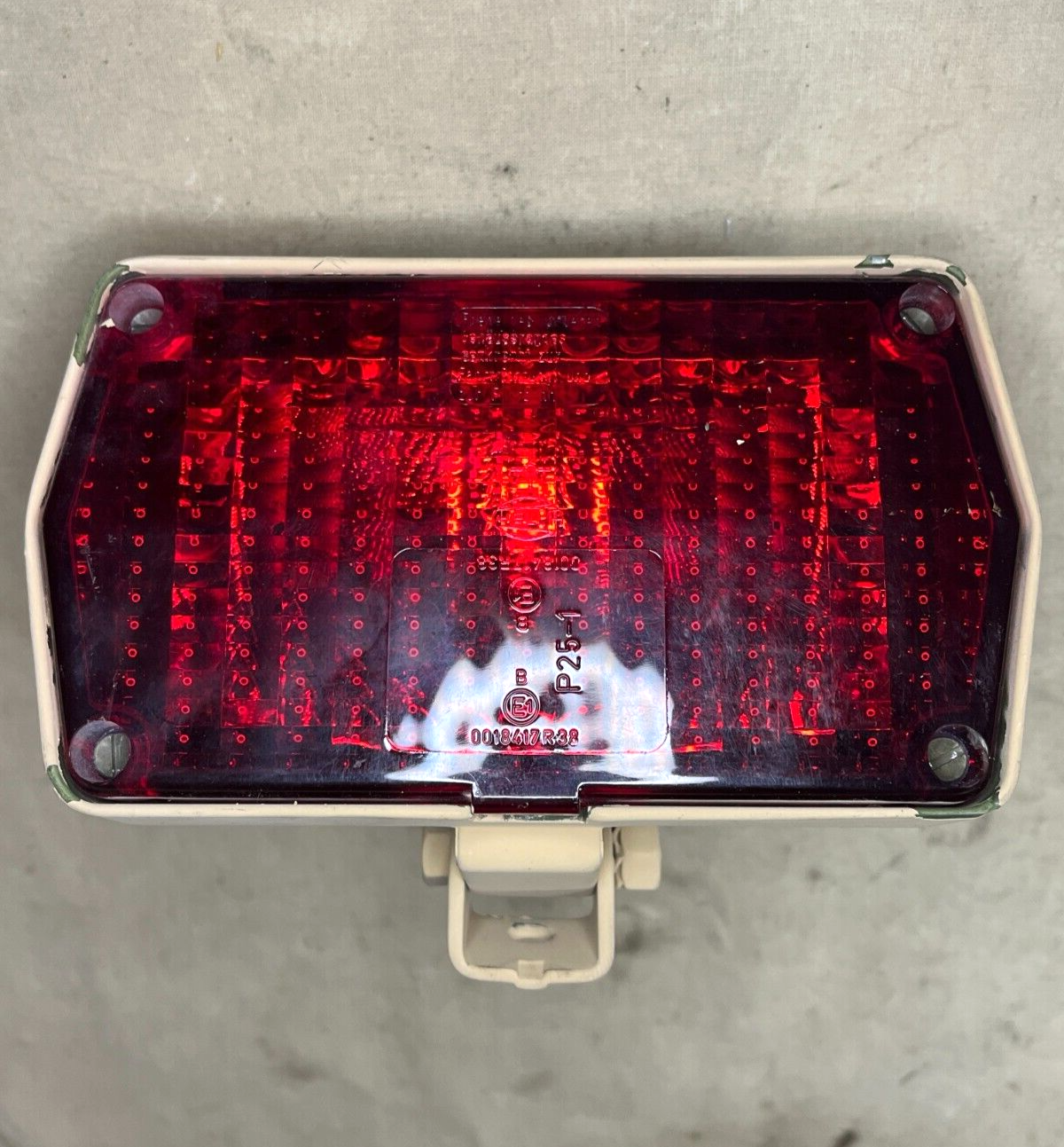 MILITARY MRAP R0042825-0301 TRAILER TAIL REAR FOG LIGHT 6220-01-557-5925 NOS