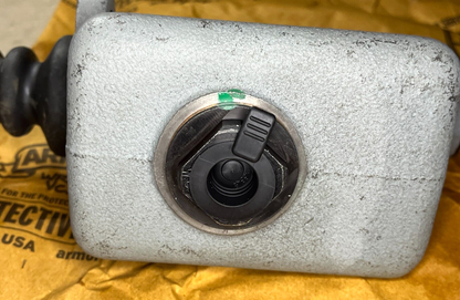 2.5TON TRL. HYDRAULIC BRAKE CYLINDER ASSEMBLY FE14240 8357980 2530-00-204-4800