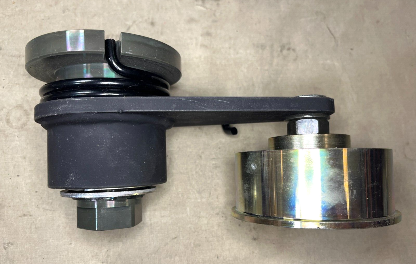 MILITARY MRAP RG-31 VEHICLE R0091262 TENSIONER PULLEY ASSEMBLY 3950-01-577-9840
