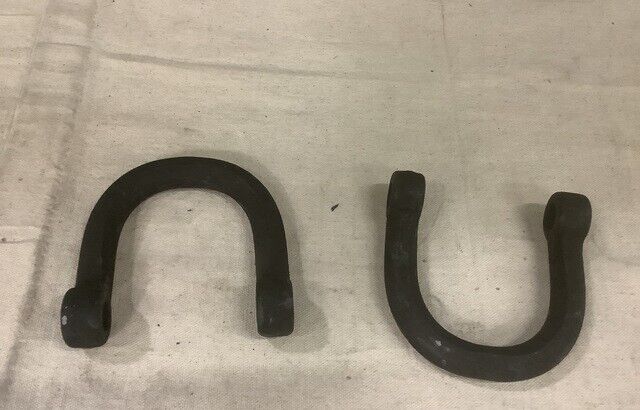 (1) MILITARY HMMWV, HUMMER H1 TOW HOOK BRACKET 13013859 6050442 2540-01-599-0075