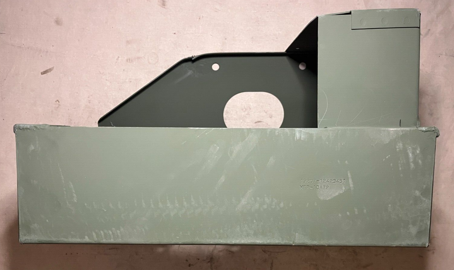 FMTV MRAP MATERIAL HANDLING-CONTAINER BATTERY TRAY 12423451 6160-01-541-9105 NOS