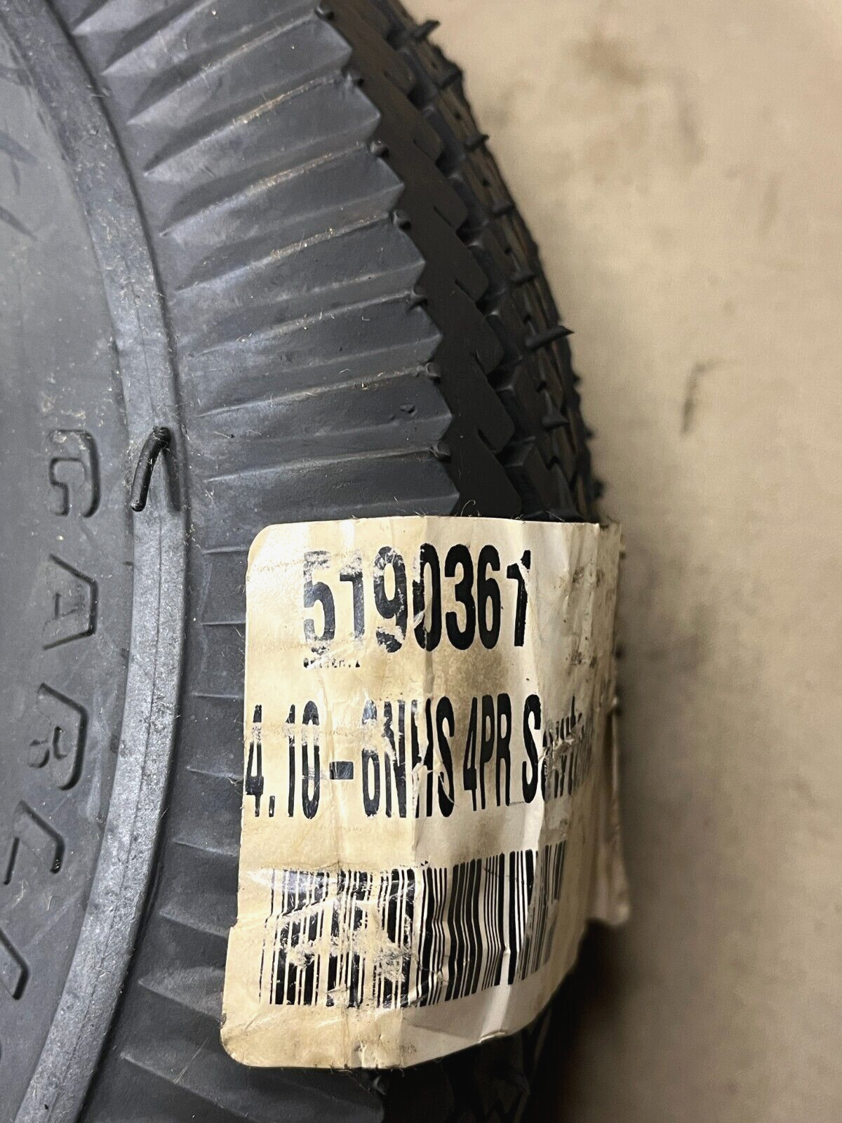 GENUINE CARLISLE SAWTOOTH RIB (NHS) 4.10-6 4 PLY YARD - LAWN TIRE 5190361