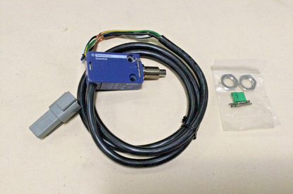 MRAP BAE SYSTEMS R0068552 PUSH SWITCH CENTER HATCH ASSY 5930-01-557-6564