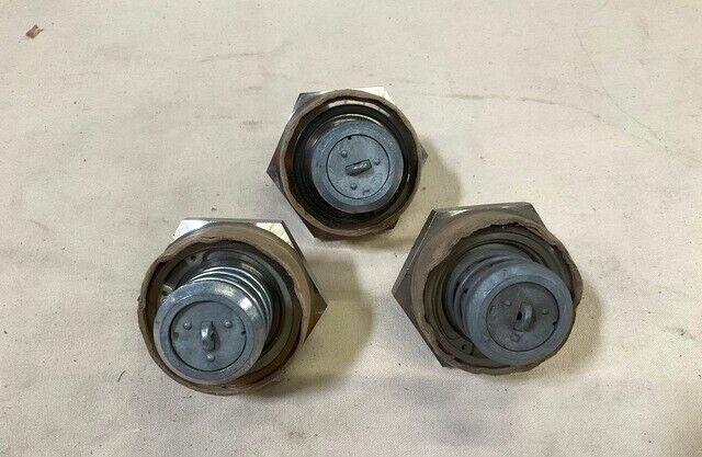 1EA LAV-25 GENERAL DYNAMICS 10556075 RELIEF VALV FITTING 2121 4730-01-446-3738